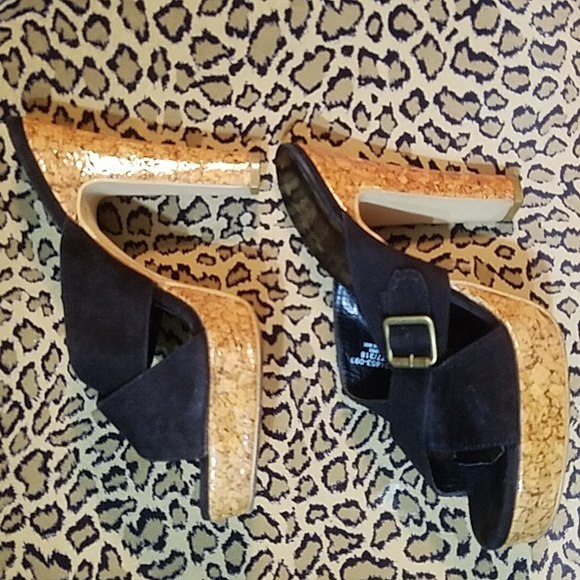 Colin Stuart Suede&Cork Sandals - Picture 3 of 8